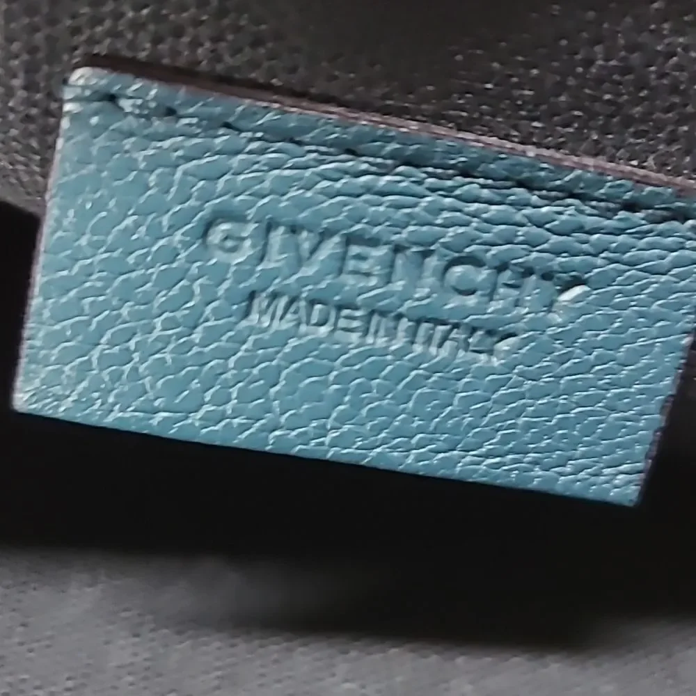 Givenchy #52 no